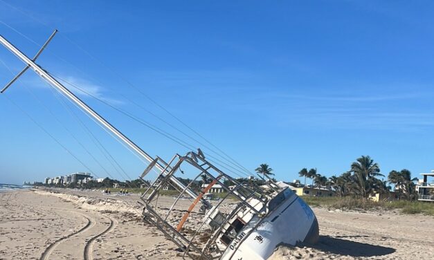 Derelict Boat STILL On Delray Beach