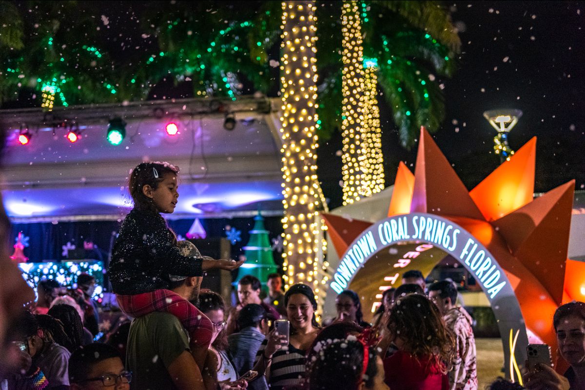 Holiday Magic Returns To Downtown Coral Springs All December Holiday Magic Returns To Downtown Coral Springs All December