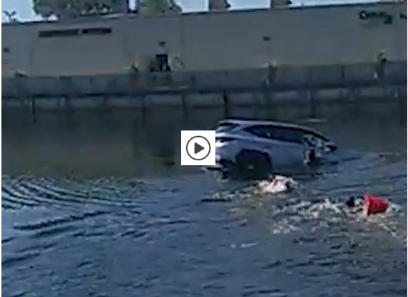 BSO Deputies Rescue Elderly Driver From Sinking Car in Pompano Beach Canal
